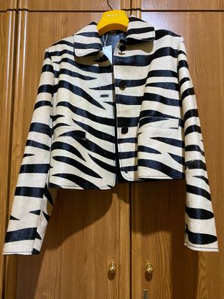 Chaqueta piel mango nueva 