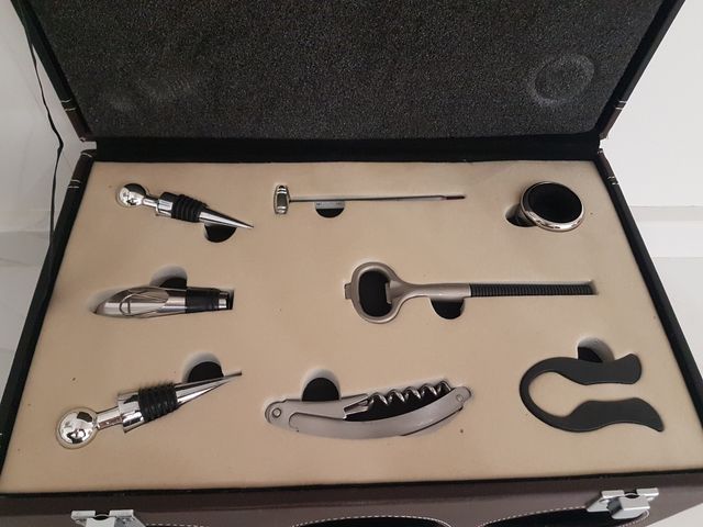 SET DE VINOTECA Y ACCESORIOS