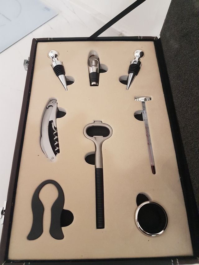 SET DE VINOTECA Y ACCESORIOS