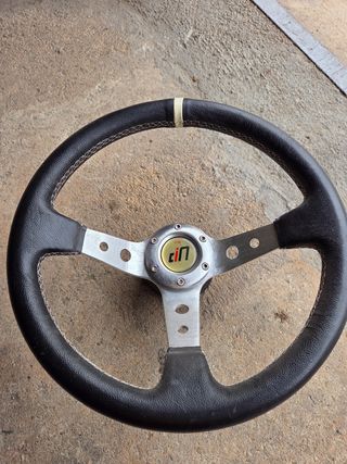 Volante desplazado 3 palos piel