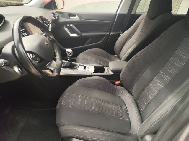 Peugeot 308 2016