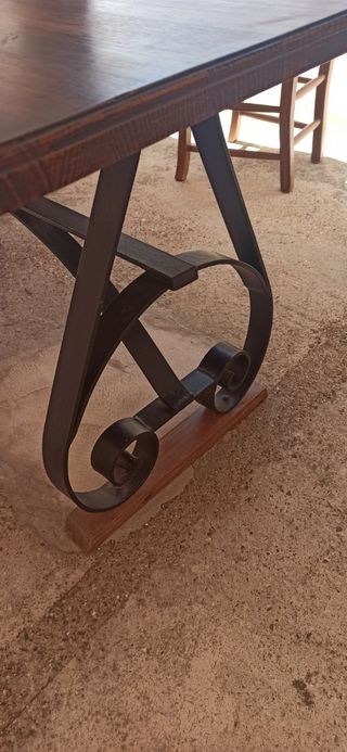 Mesa rústica. Totalmente artesanal.