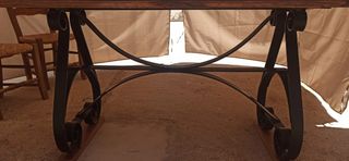 Mesa rústica. Totalmente artesanal.