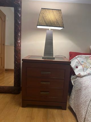2 Mesitas madera y piel