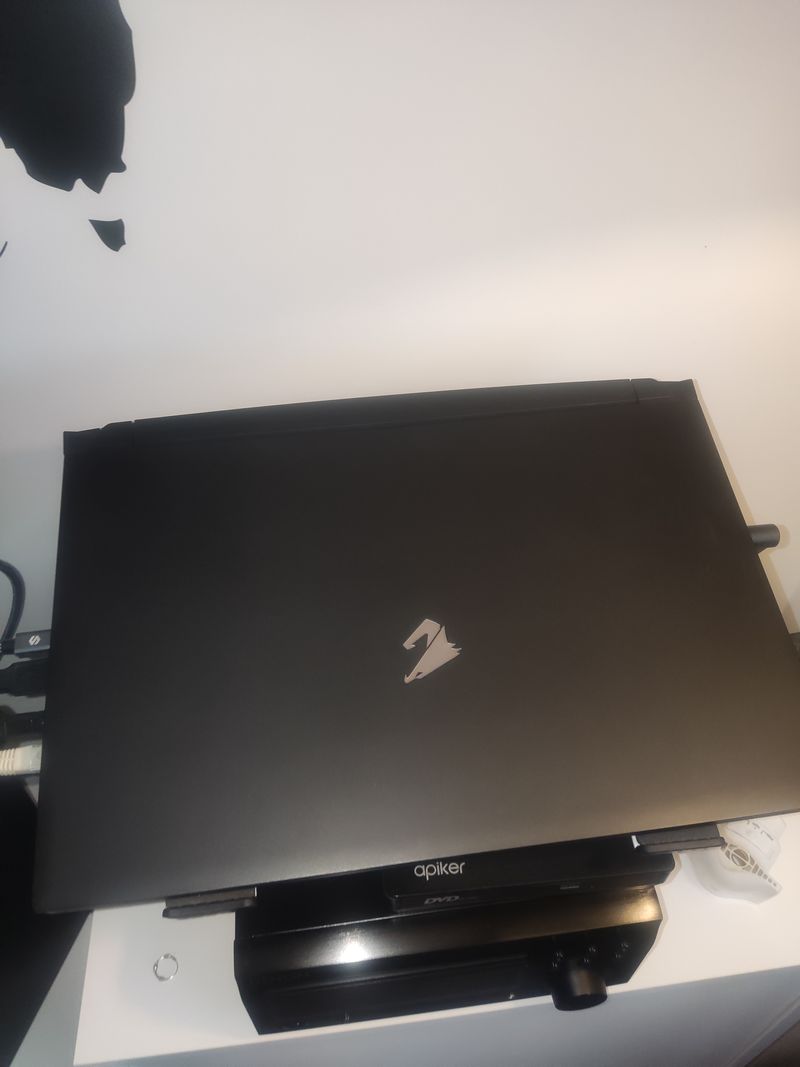 Portátil Aorus 5 KE