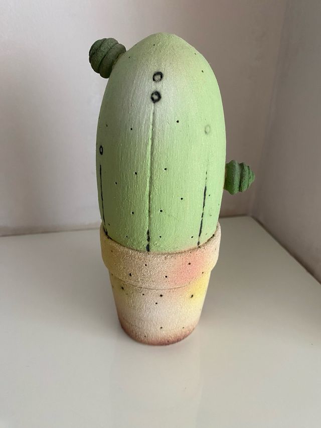 Figura cactus de cerámica.
