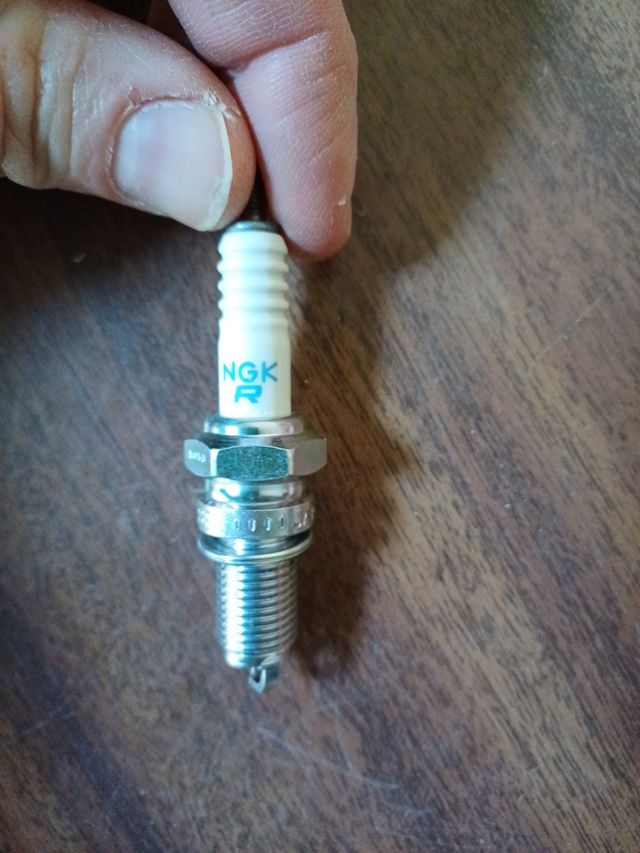 Candele NGK DPR8EA-9