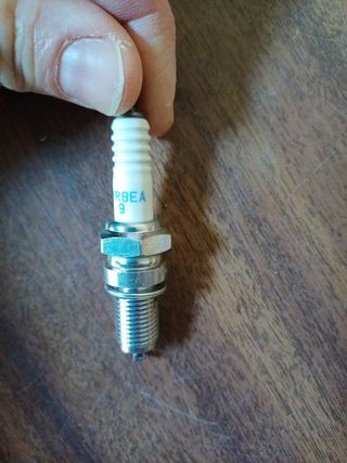 Candele NGK DPR8EA-9