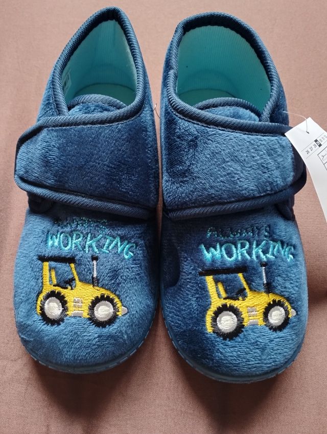 Zapatillas botas casa niño.T.29.Nueva.