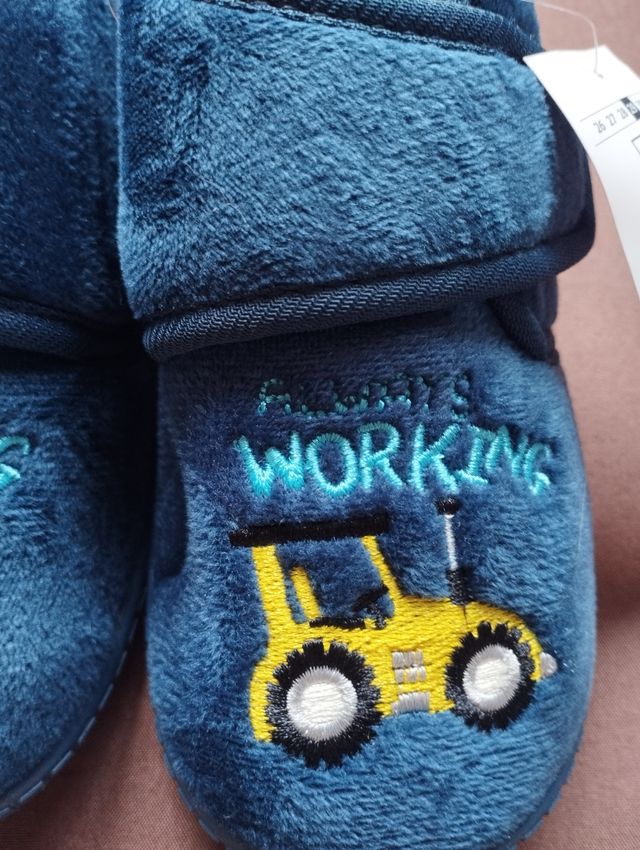 Zapatillas botas casa niño.T.29.Nueva.