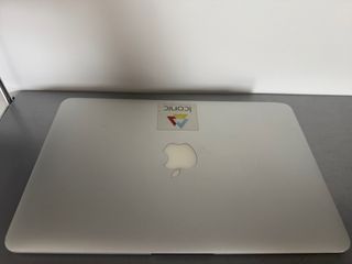 MacBook Air 14Ghz i5 11”