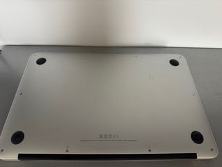 MacBook Air 14Ghz i5 11”