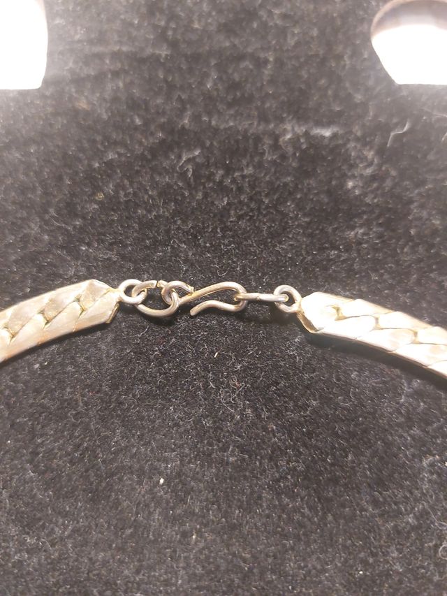 Collar antiguo dorado.