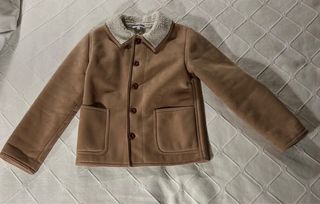 Abrigo de niño para el invierno