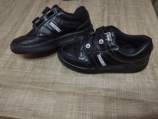 Zatillas unisex velcro Paredes 43