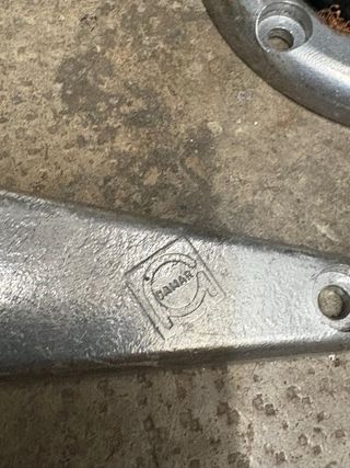 Gambe regolabili per tavolo o mensola