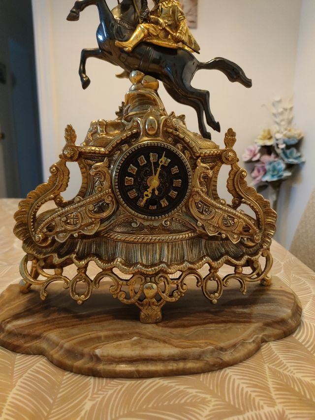 Reloj antiguo de bronce sobremesa marmol