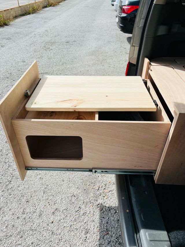 Muebles Camper NV con asientos traseros