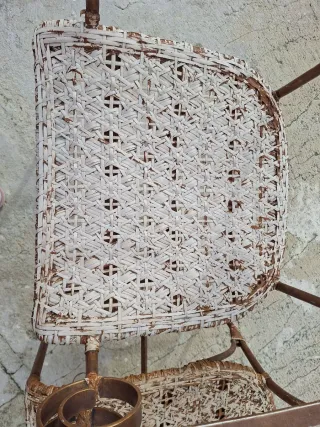 Sillas hierro y mimbre