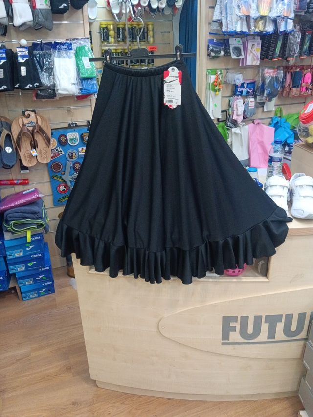 Falda baile o sevillanas. Tenemos tallas seis ocho
