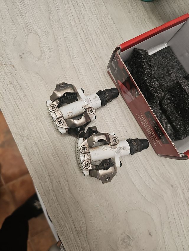 Pedales automaticos shimano