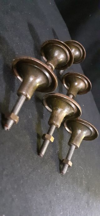 6 Pomos bronce macizo. Tiradores antiguos.
