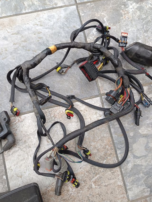 Despiece fueraborda evinrude etec 75