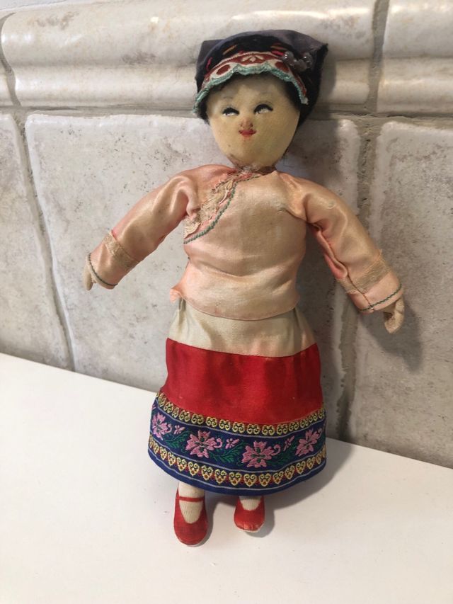 2 muñecas una asiatica otra turca hechas a mano