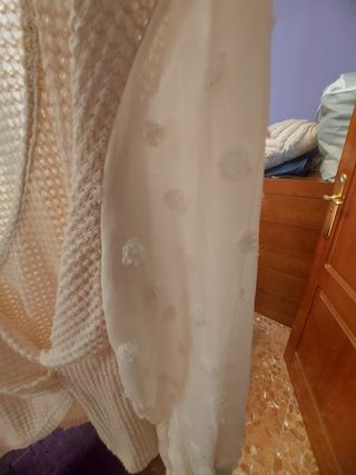 CAMISA CON CORTE CRUZADO sin estrena