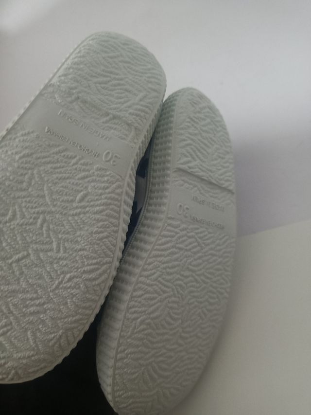 Scarpe tg.30 nuove mai usate 