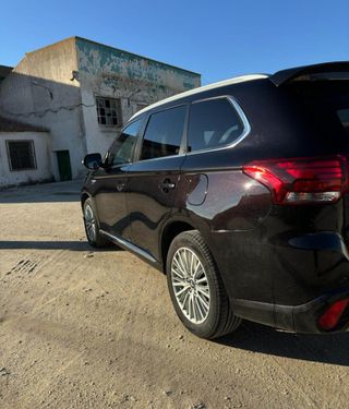 Mitsubishi Outlander PHEV 2019