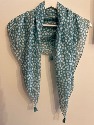Pañuelo estampado de Benetton.