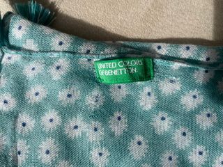 Pañuelo estampado de Benetton.