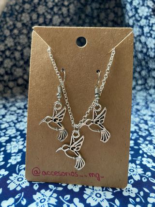 Cojunto de pendientes y colgante con cadena pajaro