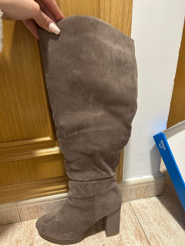 Stivali alti marroni grigiastri