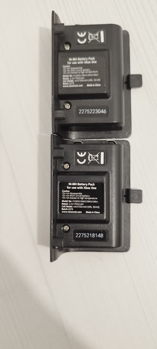 Mando Xbox one Creeper con caja y 2 baterías.