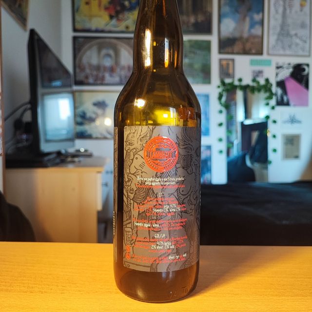 Bottiglia vuota Birra