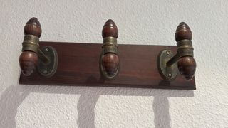 Perchero de pared de madera