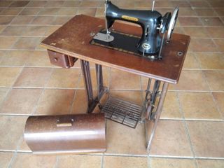 Máquina de coser antigua