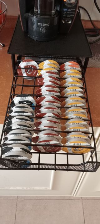 Cafetera tassimo y cajón para cápsulas tassimo