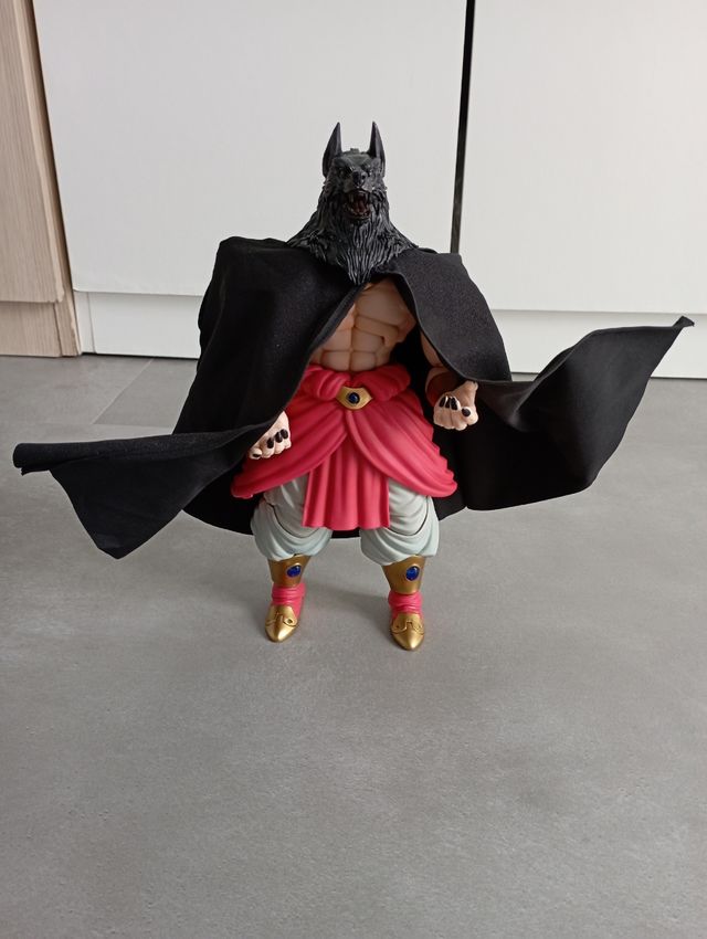 Pack de accesorios. Cabeza, manos y capa. Broly.