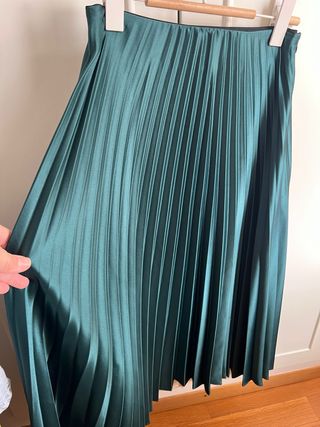 Falda zara plisada verde vestir