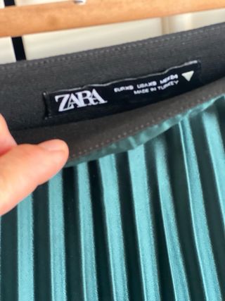 Falda zara plisada verde vestir