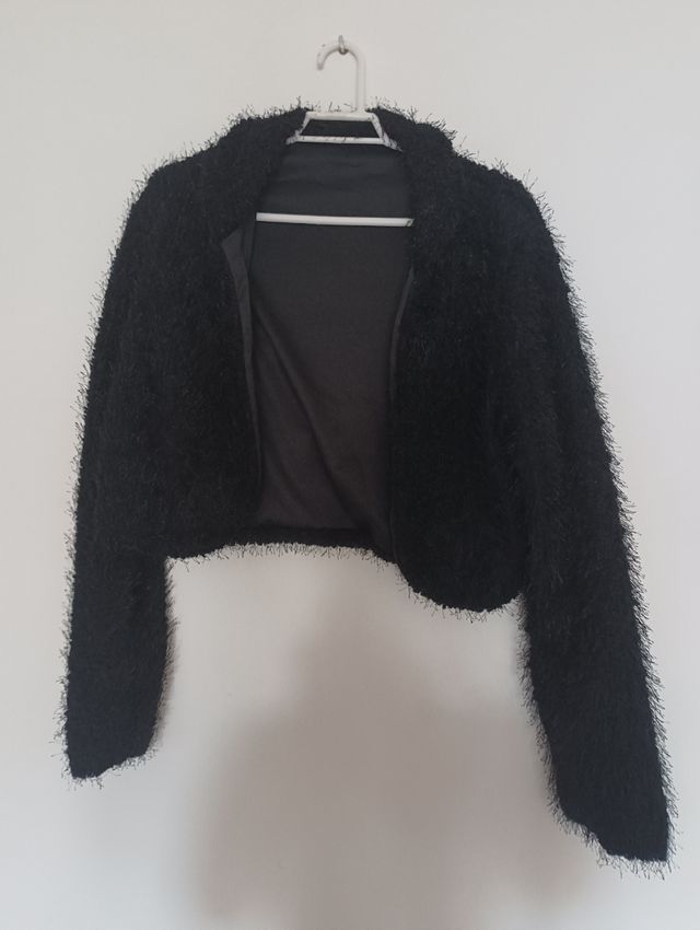 Torera negra de pelito