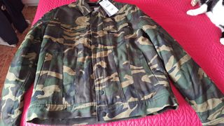 Cazadora camuflaje zara