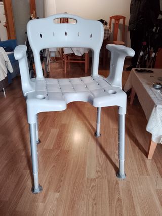 Silla Mobiclinic ducha baño mayores mov. reducida