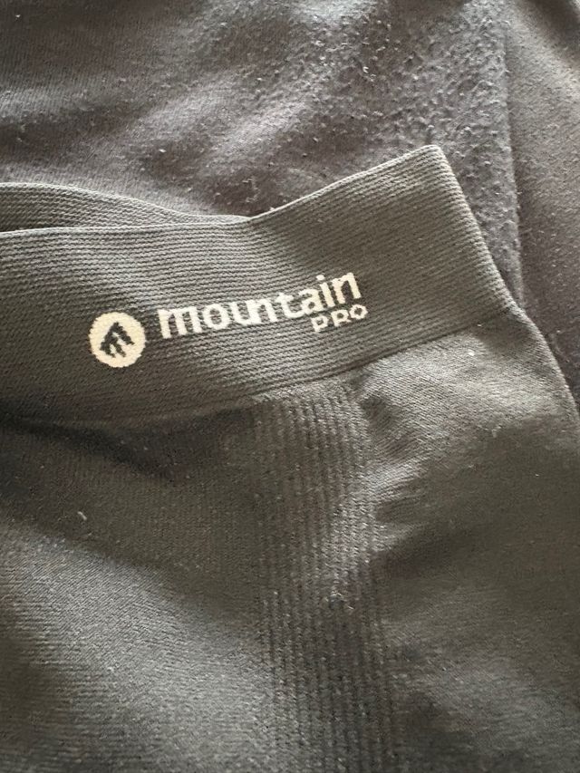 3 pantaloni termici taglie 12 e 10 anni