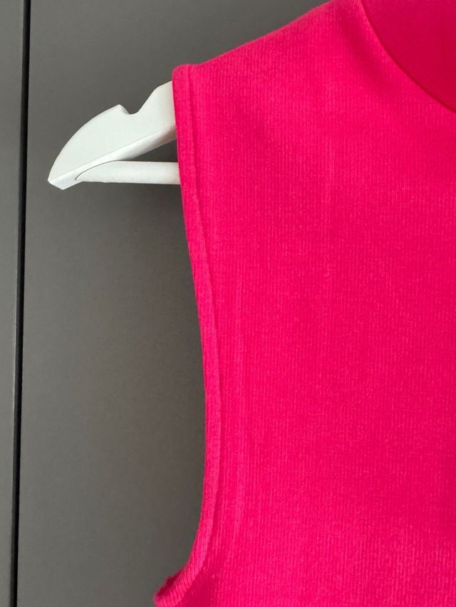 T-shirt com gola Zara perkins