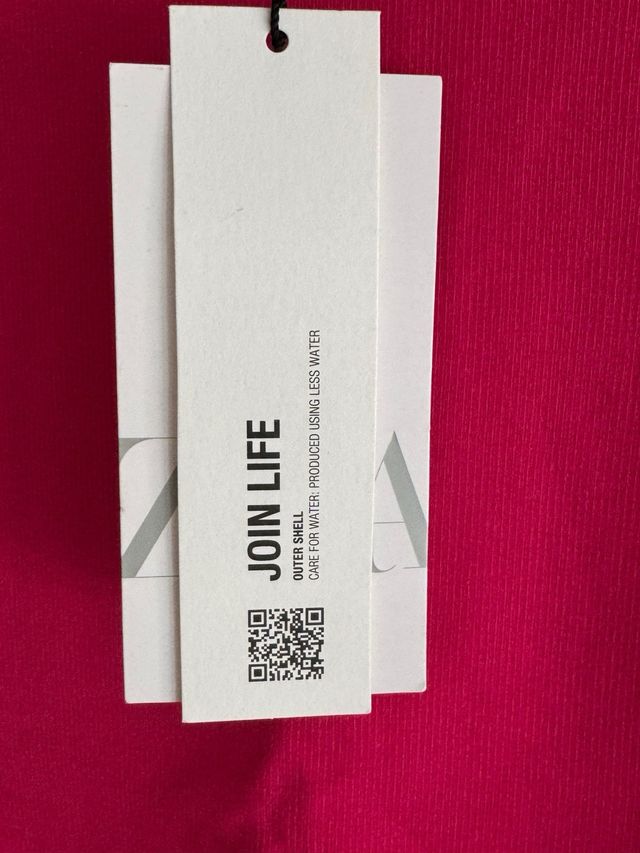 T-shirt com gola Zara perkins