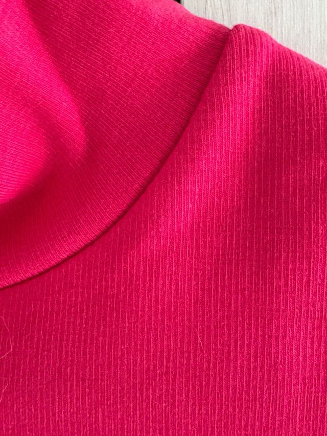 T-shirt com gola Zara perkins